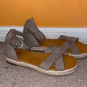 A.N.A. Sandals size 7M